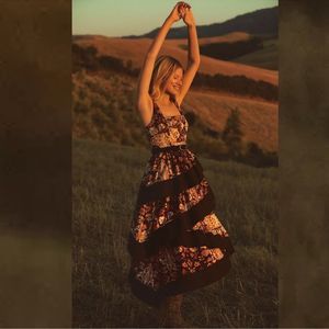 Anthropologie Square-Neck Tiered
Midi Dress/ size M